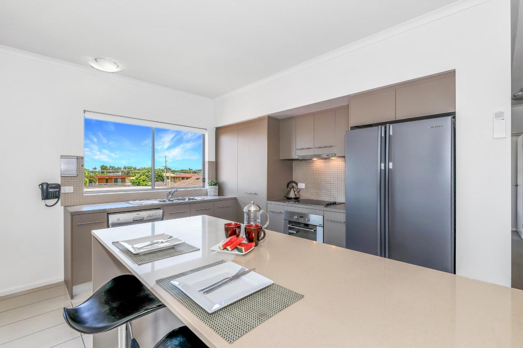 On The Bay Apartments Bongaree Екстер'єр фото