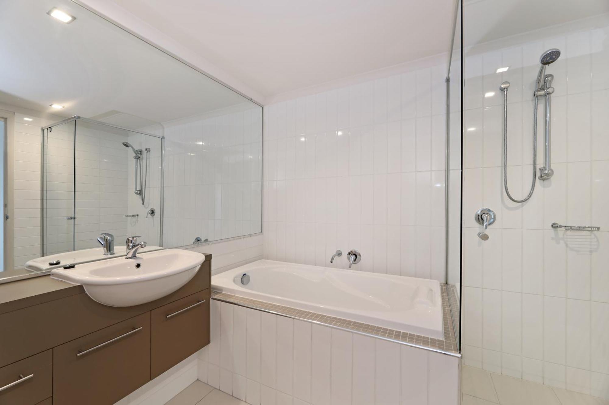 On The Bay Apartments Bongaree Екстер'єр фото