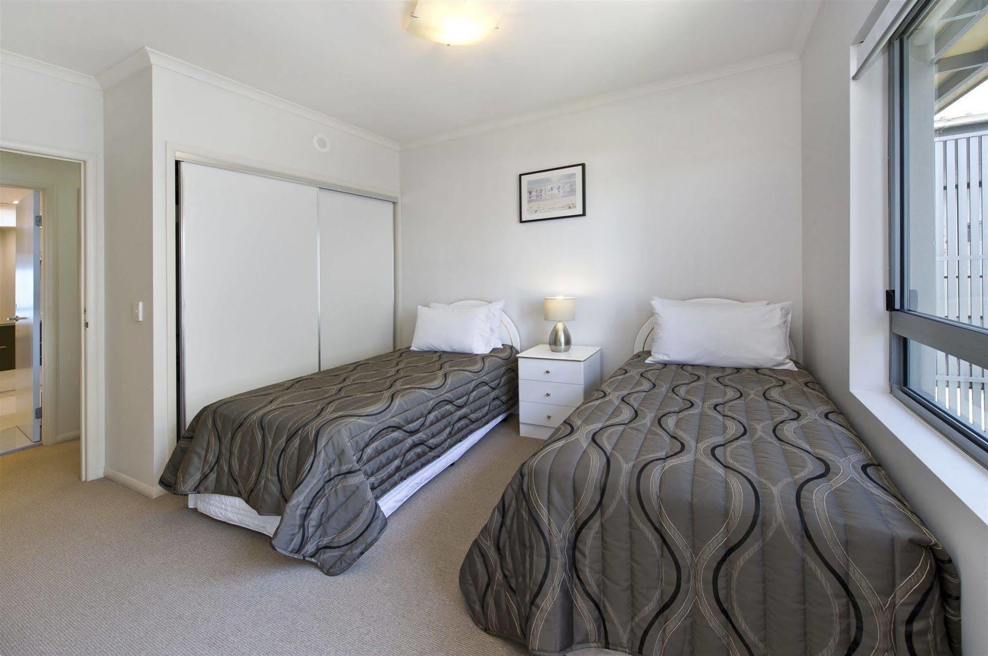On The Bay Apartments Bongaree Екстер'єр фото